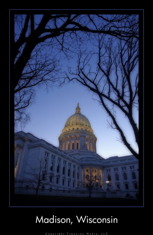 Capitol building in Madison, Wisconsin in the early evening ©TimeLine Media
