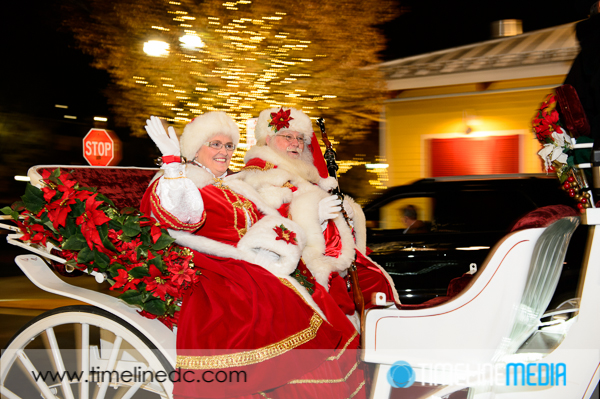 ©TimeLine Media - Santa & Mrs. Claus at Fairfax Corner