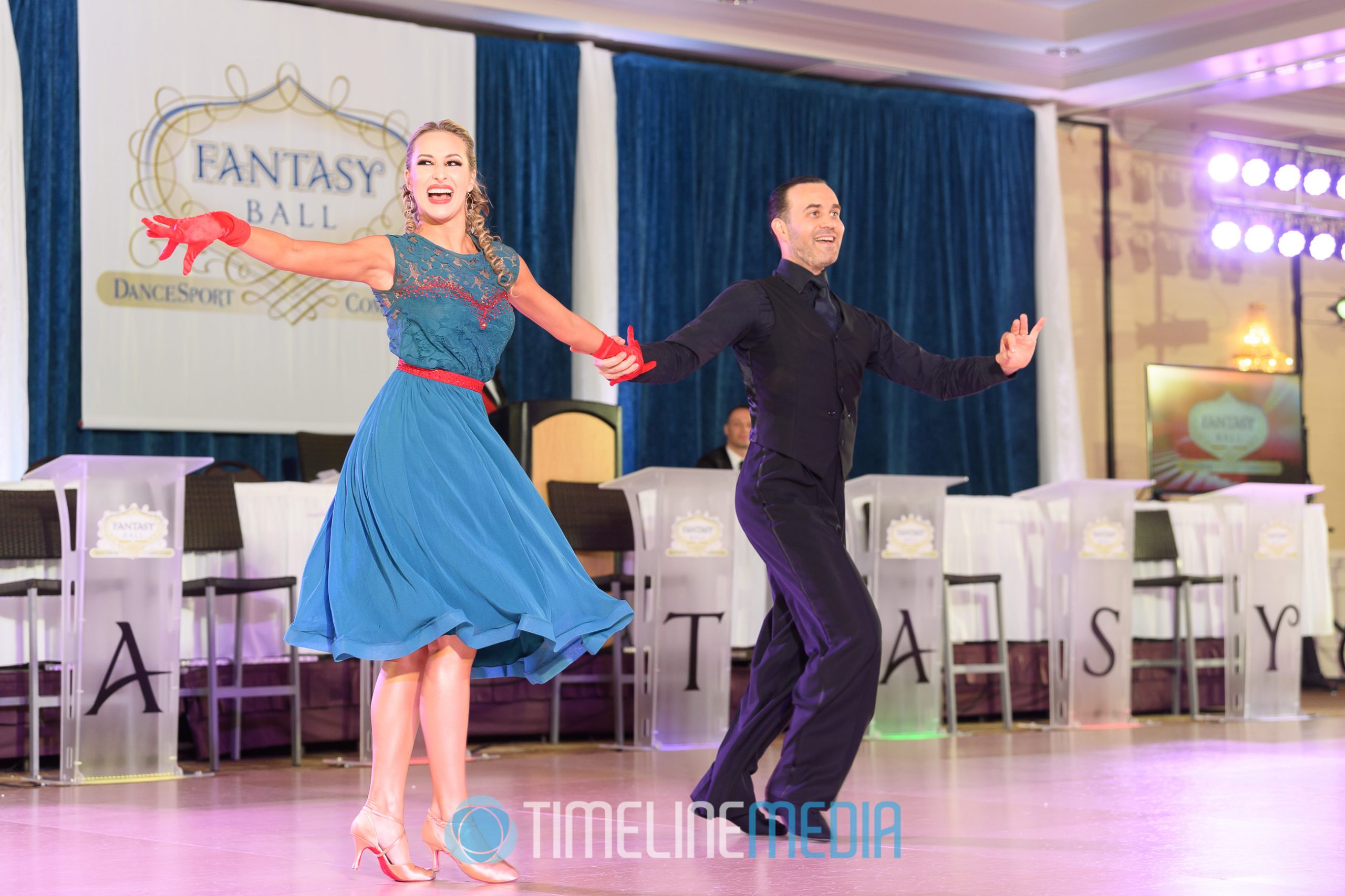 Max Sinitsa and Tatiana Seliverstova performing a professional dance show ©TimeLine Media