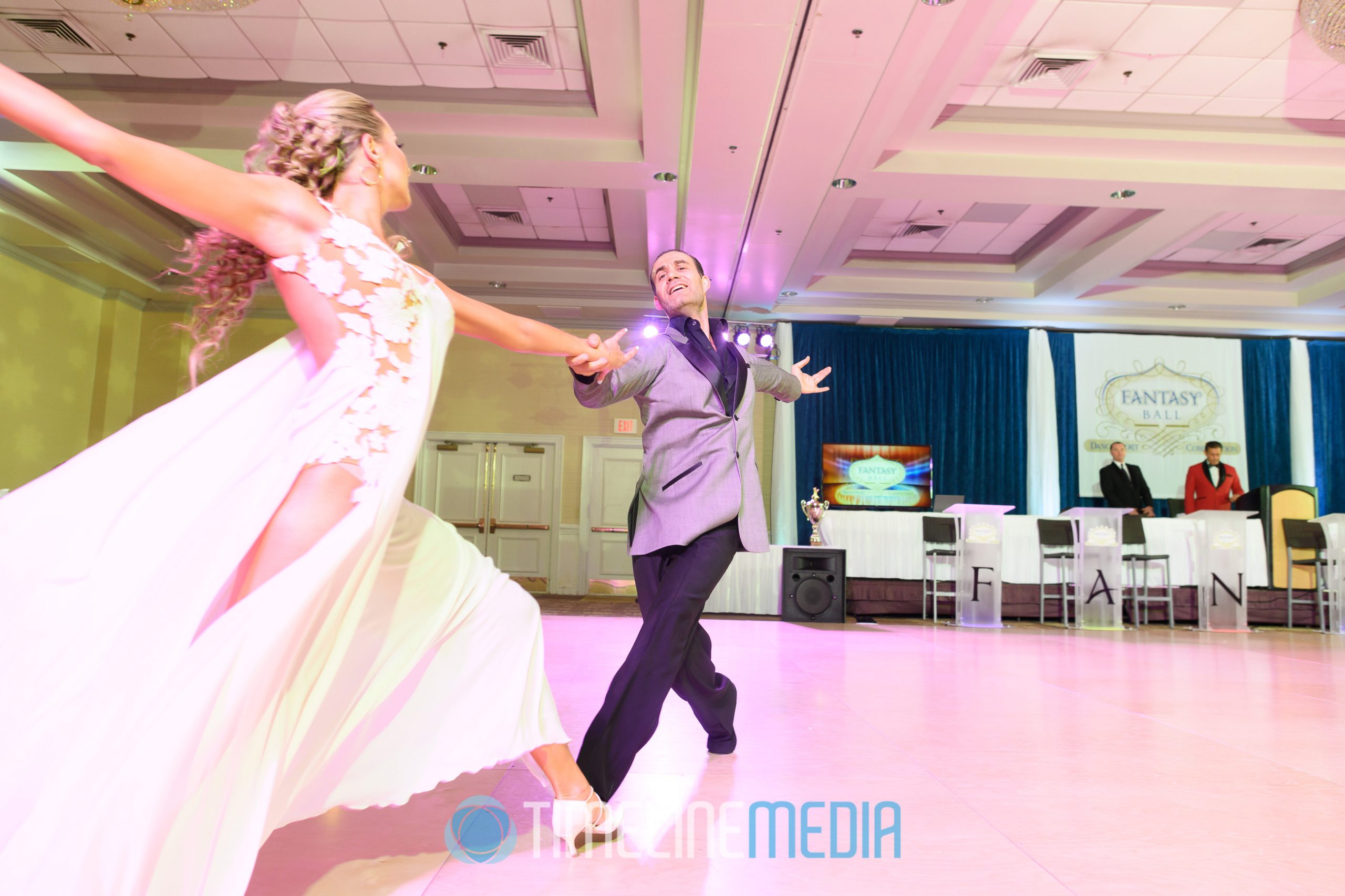 Max Sinitsa and Tatiana Seliverstova performing a professional dance show ©TimeLine Media