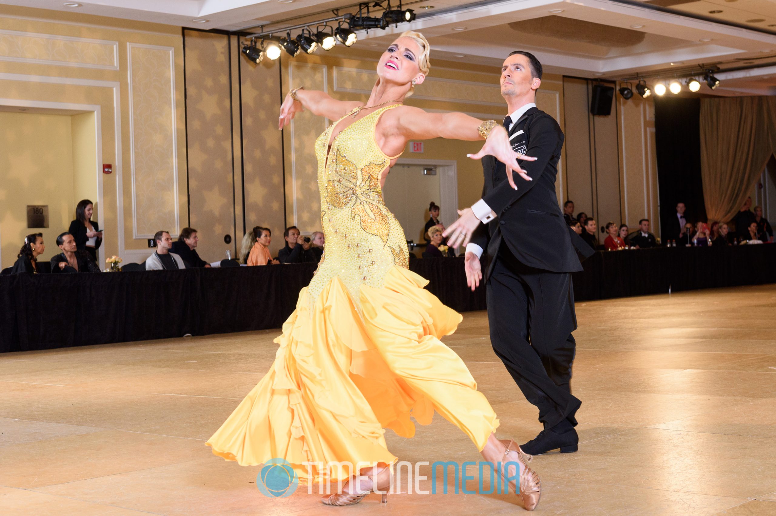 Professional Smooth Dancers ©TimeLine Media