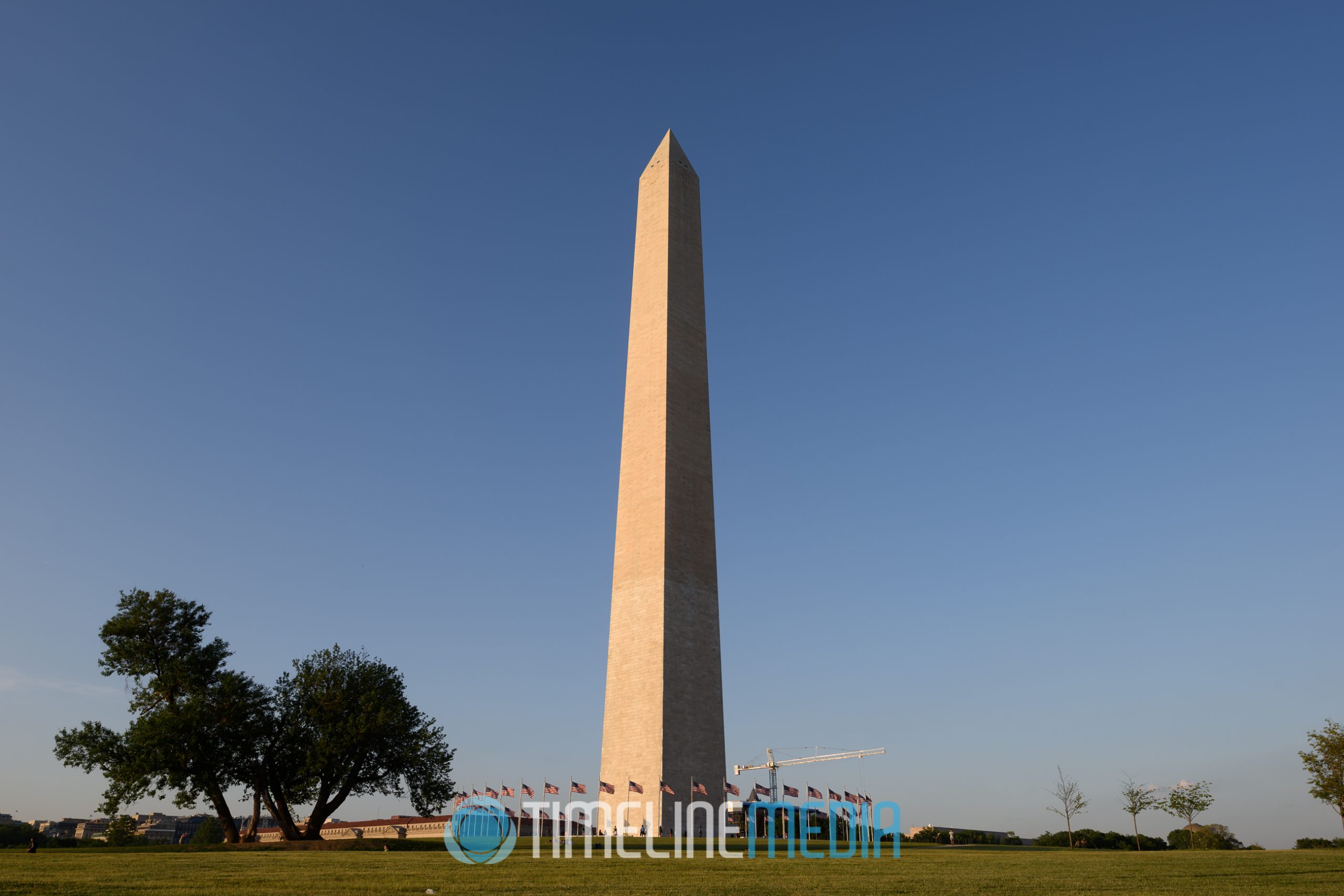 uncorrected monument 24mm lens ©TimeLine Media