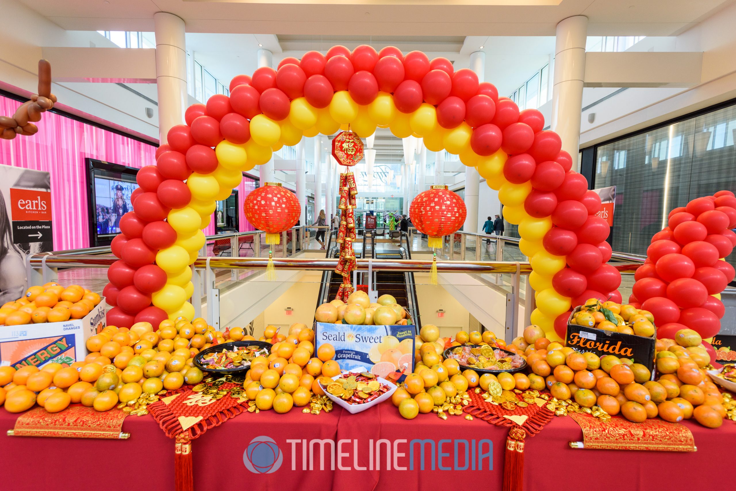 Fruit table at the Concourse at Tysons Corner Center ©TimeLine Media