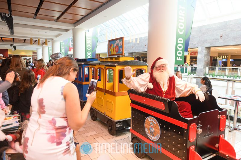 Train bringing Santa to his breakfast at Tysons Corner Center 